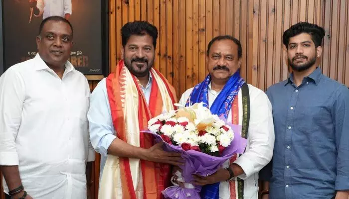 T Congress: సీఎం రేవంత్రెడ్డితో మహేష్ కుమార్ గౌడ్ భేటీ.. స్టేట్ లో తాజా పరిణామాలపై కీలక చర్చ! T Congress: సీఎం రేవంత్రెడ్డితో మహేష్ కుమార్ గౌడ్ భేటీ.. స్టేట్ లో తాజా పరిణామాలపై కీలక చర్చ!