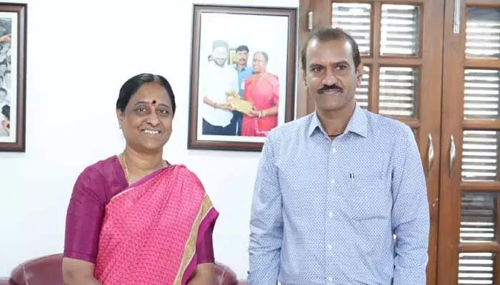 పీసీబీ సైంటిస్టుల సమస్యలు పరిష్కరిస్తాం : మంత్రి కొండా సురేఖ పీసీబీ సైంటిస్టుల సమస్యలు పరిష్కరిస్తాం : మంత్రి కొండా సురేఖ