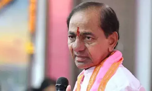 కేసీఆర్‌ను వెంటాడుతున్న రెండు టెన్షన్స్.. ముంచుకొస్తున్న మరో రెండు.. గణపతి యాగం గట్టెక్కించేనా?
