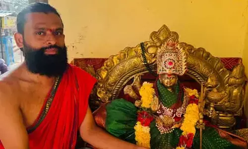 చంద్రగ్రహణం ఎఫెక్ట్.. వనదుర్గమ్మ దర్శనం నిలిపివేత