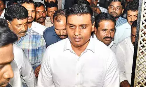 Mithun Reddy : రాజమండ్రి సెంట్రల్ జైలు నుంచి ఎంపీ మిథున్ రెడ్డి విడుదల