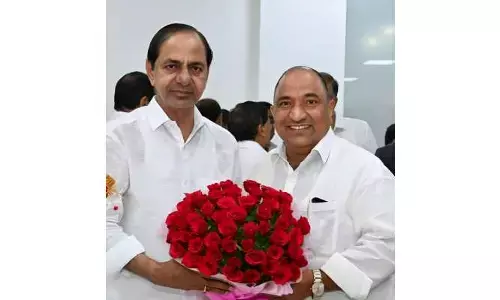 కేసీఆర్ ను కలిసిన మాజీ ఎమ్మెల్యే సండ్ర