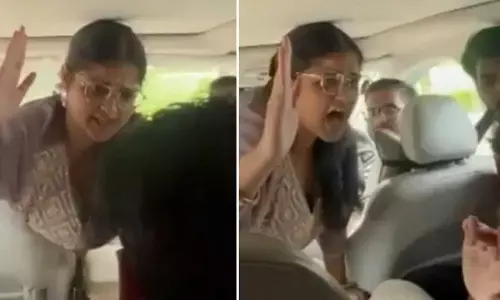 Viral video: కారులో ఇదేం పని..? లా స్టూడెంట్స్ ఇలాంటివి చేస్తే ఎలా? 60 సార్లు కొట్టారు!