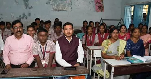 రోజూ 20 నిమిషాల కాన్సెప్ట్.. ఆదిలాబాద్ కలెక్టర్ ఆరోగ్య పాఠశాల.! రోజూ 20 నిమిషాల కాన్సెప్ట్.. ఆదిలాబాద్ కలెక్టర్ ఆరోగ్య పాఠశాల.!