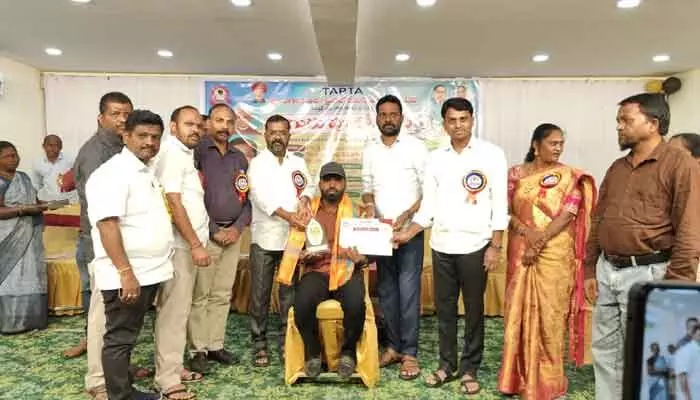 నవభారత నిర్మాణంలో ఉపాధ్యాయుల పాత్ర కీలకం నవభారత నిర్మాణంలో ఉపాధ్యాయుల పాత్ర కీలకం