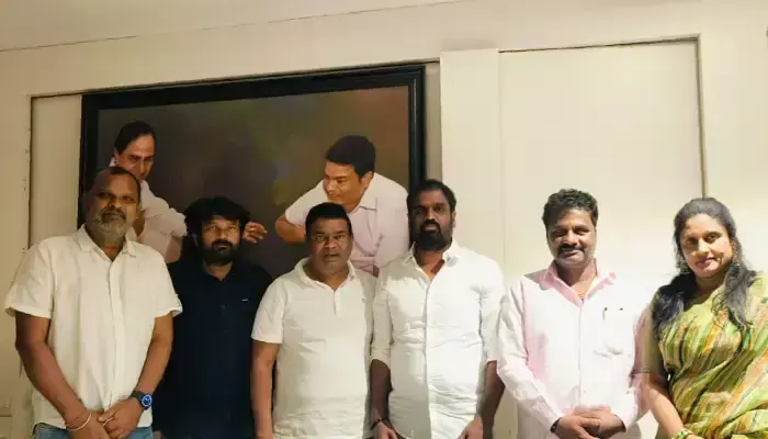 త్వరలో బీఆర్ఎస్ లోకి భారీగా చేరికలు త్వరలో బీఆర్ఎస్ లోకి భారీగా చేరికలు