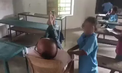 Viral: బీహార్‌లో సిగ్గుమాలిన ఘటన.. విద్యార్థినితో మసాజ్ చేయించుకున్న గురువు.. వైరల్