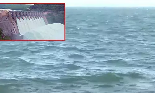 నిండుకుండలా నాగార్జున సాగర్.. 10 గేట్లు ఎత్తి నీటి విడుదల