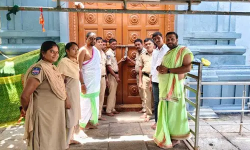 బాసర ఆలయం మూసివేత