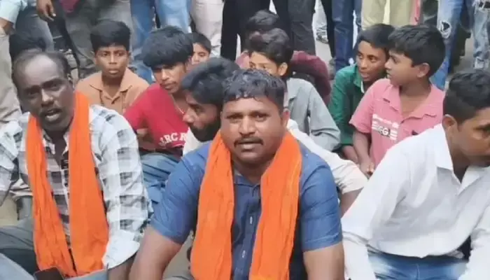 ఆర్మూర్ గణేష్ నిమజ్జన శోభాయాత్రలో లాఠీచార్జి