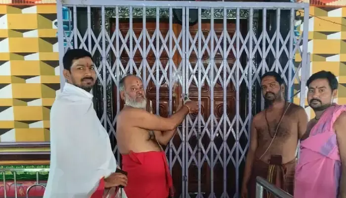 చంద్ర గ్రహణం ఎఫెక్ట్‌.. ప్రముఖ ఆలయాలు మూసివేత‌