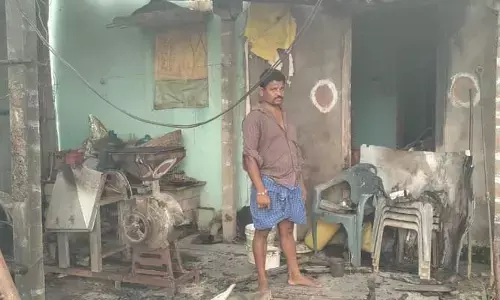 అగ్నిప్రమాదంలో ఆస్తి దగ్దం