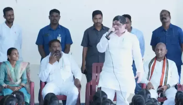మెనూ ప్రకారం భోజనం అందించాలి
