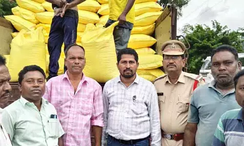 కొత్తగూడలో యూరియా సబ్‌సెంటర్ ప్రారంభం