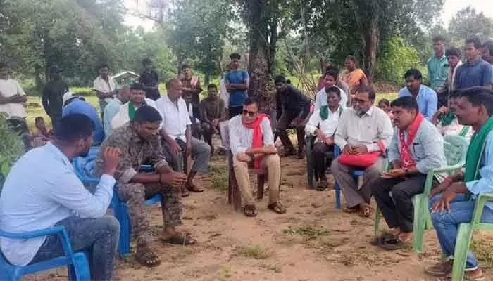 కొత్త గుడిసెలను అనుమతించేది లేదు : డిప్యూటీ డీఆర్వో కోటేశ్వర్ కొత్త గుడిసెలను అనుమతించేది లేదు : డిప్యూటీ డీఆర్వో కోటేశ్వర్