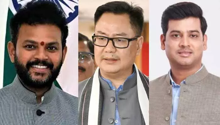 ఉప రాష్ట్రపతి ఎన్నికలు.. ఓటింగ్ ఏజెంట్లుగా ఆ ముగ్గురు కేంద్ర మంత్రులు ఉప రాష్ట్రపతి ఎన్నికలు.. ఓటింగ్ ఏజెంట్లుగా ఆ ముగ్గురు కేంద్ర మంత్రులు