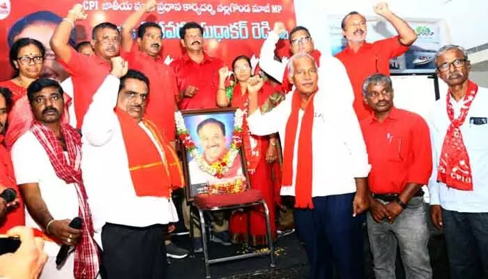 పార్టీ ఫిరాయింపులకు ఆజ్యం పోసింది బీఆర్ఎస్సే పార్టీ ఫిరాయింపులకు ఆజ్యం పోసింది బీఆర్ఎస్సే