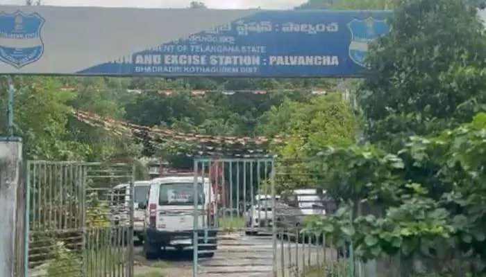 పట్టుబడిన వాహనాలకు రేపు వేలం పట్టుబడిన వాహనాలకు రేపు వేలం