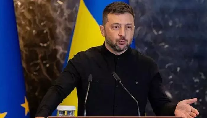 Zelensky: ఆ దేశాలపై టారిఫ్లు వేయడం సరైందే.. ఉక్రెయిన్ అధ్యక్షుడు జెలెన్ స్కీ Zelensky: ఆ దేశాలపై టారిఫ్లు వేయడం సరైందే.. ఉక్రెయిన్ అధ్యక్షుడు జెలెన్ స్కీ