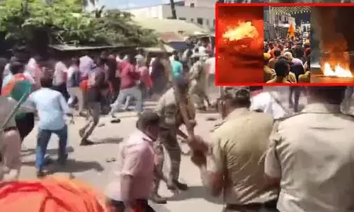 కర్ణాటకలో గణేష్ నిమజ్జనాలపై రాళ్లదాడి.. నిరసన వ్యక్తం చేసిన హిందూ సంఘాల పై లాఠీ ఛార్జ్