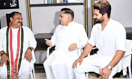 అల్లు అర్జున్ ఇంటికి మహేశ్ కుమార్ గౌడ్