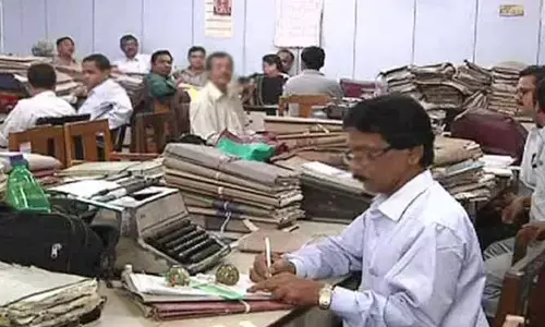 Good News: ఉద్యోగుల అకౌంట్లలో భారీగా డబ్బులు