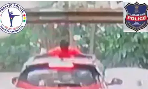 సన్ రూఫ్ తెరిచి నిలబడడం డేంజర్..