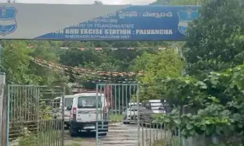 పట్టుబడిన వాహనాలకు రేపు వేలం