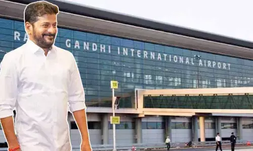 శంషాబాద్ ఎయిర్‌పోర్టుకు చేరుకున్న CM రేవంత్.. కాసేపట్లో ఢిల్లీకి పయనం