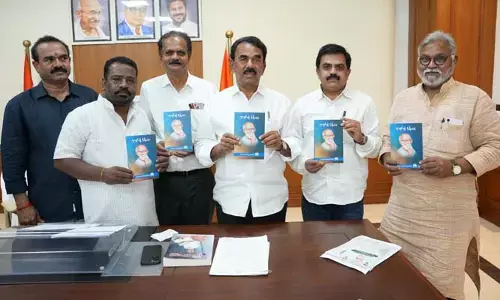 కాళోజీ కథల పుస్తకాన్ని ఆవిష్కరించిన మంత్రి జూపల్లి