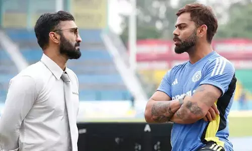 ఆడగలడు.. కానీ అలసిపోయాడు.. కోహ్లీ టెస్టు రిటైర్‌మెంట్‌పై డీకే