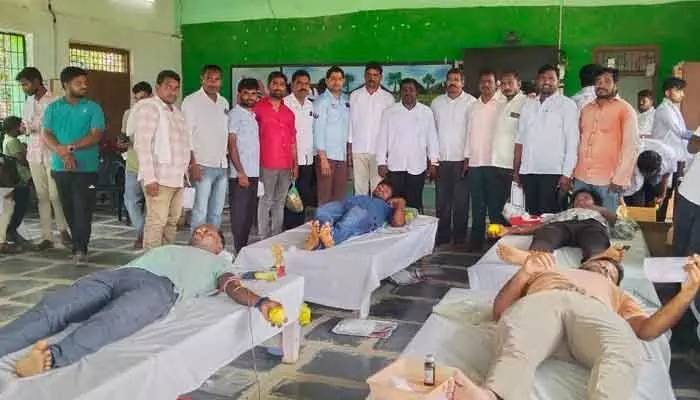 ముప్పనపల్లిలో మెగా రక్తదాన శిబిరం ముప్పనపల్లిలో మెగా రక్తదాన శిబిరం