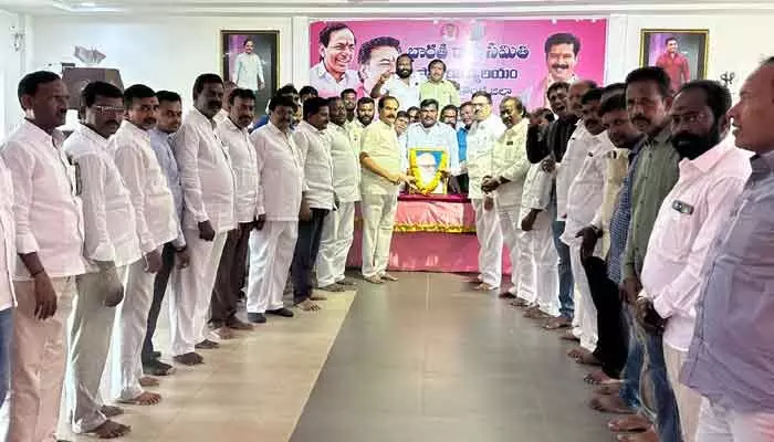 ప్రజల బాధలే కాళోజీ గొడవ ప్రజల బాధలే కాళోజీ గొడవ