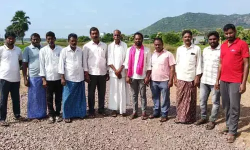 ఇష్టారీతిన బీటీ రోడ్డు పనులు