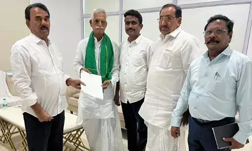 సీజ్ చేసిన న‌ల్లబెల్లం రైతుల‌కు త‌క్కువ ధ‌ర‌కు ఇవ్వాలి.. రైతు క‌మిష‌న్ చైర్మన్ కోదండ‌రెడ్డి