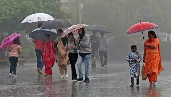 Rain Alart: తెలంగాణలో మళ్లీ వర్షాలు.. ఆ జిల్లాలకు హెచ్చరిక Rain Alart: తెలంగాణలో మళ్లీ వర్షాలు.. ఆ జిల్లాలకు హెచ్చరిక