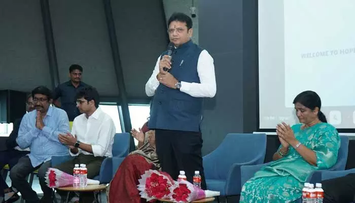 మానసిక సమస్యలకు మంత్రి శ్రీధర్ బాబు సొల్యూషన్ మానసిక సమస్యలకు మంత్రి శ్రీధర్ బాబు సొల్యూషన్