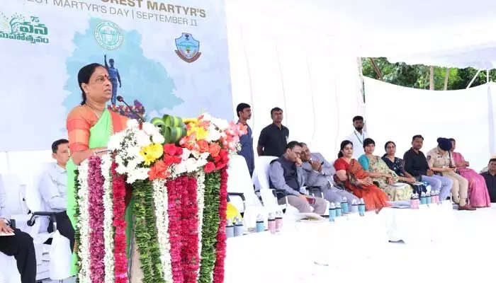 Forest Martyrs Remembrance Day:‘వారి సేవలను స్మరించుకుందాం’.. మంత్రి కొండా సురేఖ కీలక వ్యాఖ్యలు Forest Martyrs Remembrance Day:‘వారి సేవలను స్మరించుకుందాం’.. మంత్రి కొండా సురేఖ కీలక వ్యాఖ్యలు