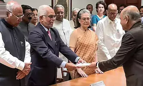 Justice Sudarshan Reddy:  ఇండియా కూటమిలో క్రాస్ ఓటింగ్ చిచ్చు.. జస్టిస్ సుదర్శన్ రెడ్డి సంచలన వ్యాఖ్యలు