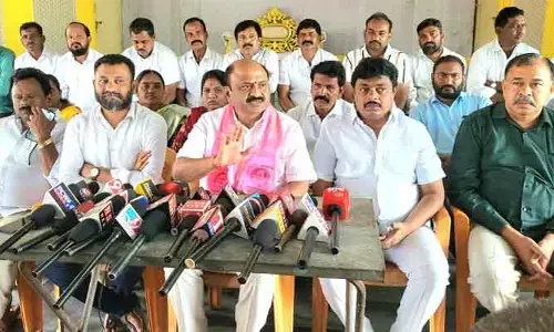 కాంగ్రెస్ పాలనలో ప్రజలకు కష్టాలే మిగిలాయి.