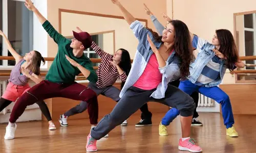 Dancing : డ్యాన్సింగ్ ఓ కళ మాత్రమే కాదు.. మెదడు సామర్థ్యాన్ని మెరుగు  పరిచే వ్యాయామం కూడా..!