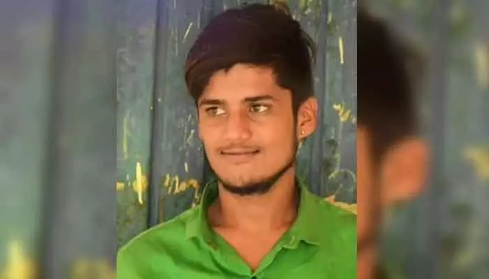 ఉరేసుకొని యువకుడు మృతి ఉరేసుకొని యువకుడు మృతి