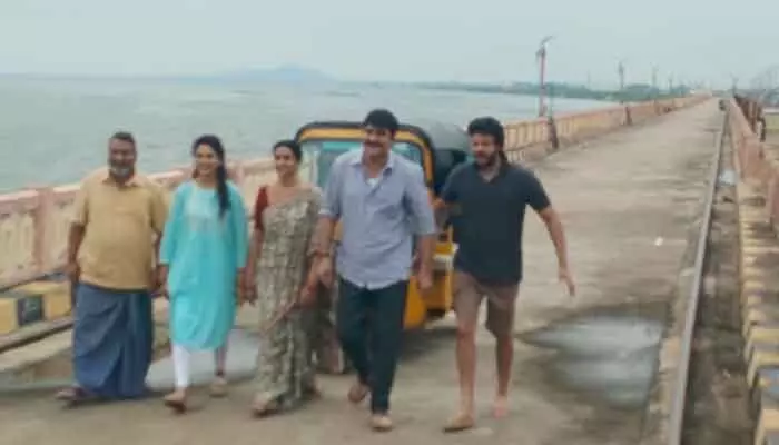 ఎల్ఎండీ గేట్ల వద్ద షూటింగ్ సందడి ఎల్ఎండీ గేట్ల వద్ద షూటింగ్ సందడి