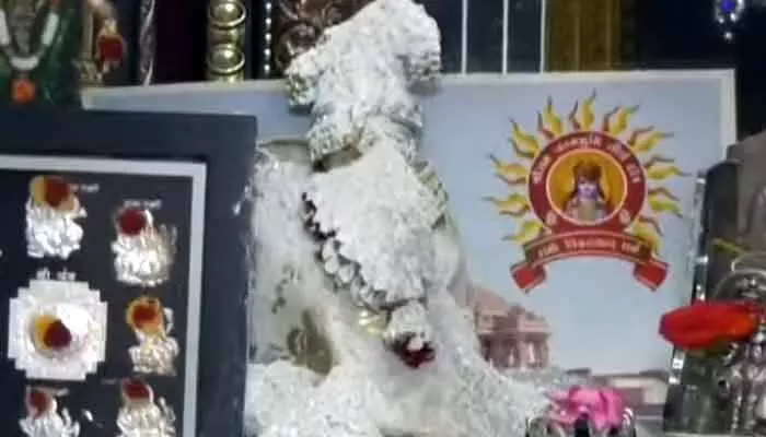 Shocking: తిరుపతిలో సాయి బాబా విగ్రహం నుంచి విభూది Shocking: తిరుపతిలో సాయి బాబా విగ్రహం నుంచి విభూది