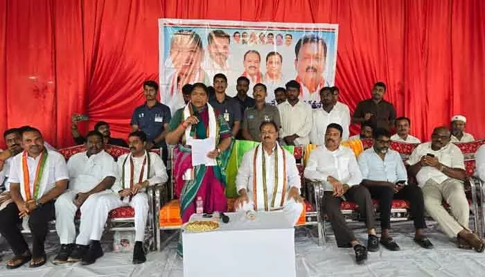 కేటీఆర్పై మంత్రి సీతక్క విమర్శలు.. కేటీఆర్పై మంత్రి సీతక్క విమర్శలు..
