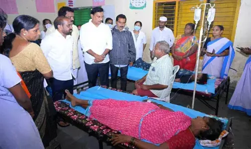 డయేరియా కేసులు తగ్గుముఖం .. విజయవాడలో పర్యటించిన మంత్రులు