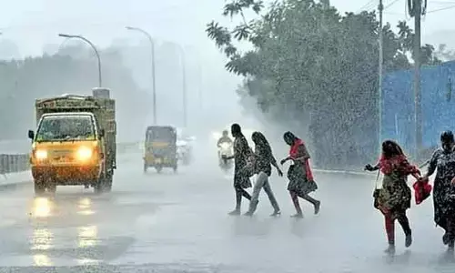 బంగాళాఖాతంలో అల్పపీడనం.. రాష్ట్రంలోని ఈ జిల్లాలకు ఆరంజ్, ఎల్లో అలర్ట్ జారీ