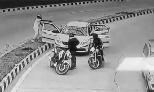 సినిమాను మించిన సీన్.. రాష్ట్రంలో భారీ దారి దోపిడీ