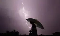 రెయిన్స్ అలర్ట్.. మరో గంటలో ఈ జిల్లాల్లో భారీ వర్షాలు రెయిన్స్ అలర్ట్.. మరో గంటలో ఈ జిల్లాల్లో భారీ వర్షాలు