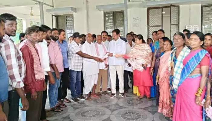 దానంగా ఇచ్చిన భూమిని కాపాడాలి దానంగా ఇచ్చిన భూమిని కాపాడాలి